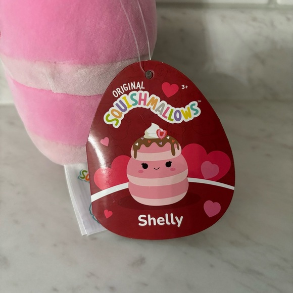 Shelly the Pancake Squishmallow - Picture 2 of 3